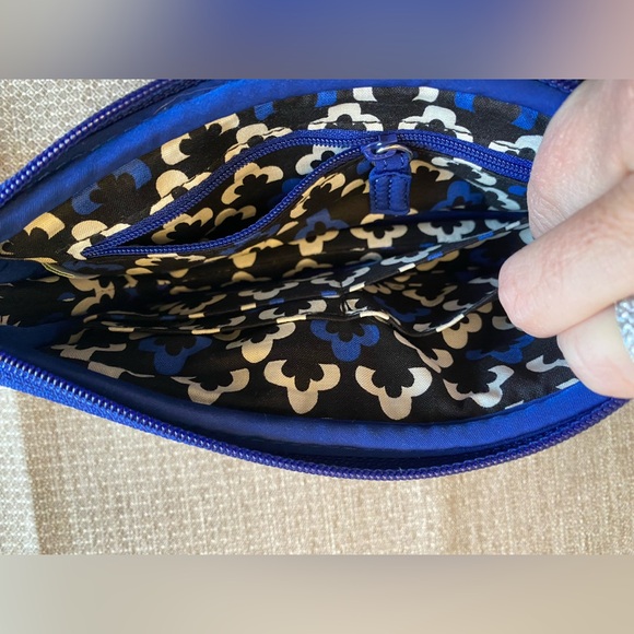 NWOT Vera Bradley Wristlet - Picture 3 of 7